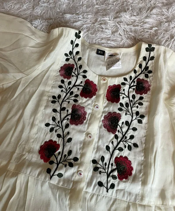 White Shirt/Kurti Size XS - Image 2