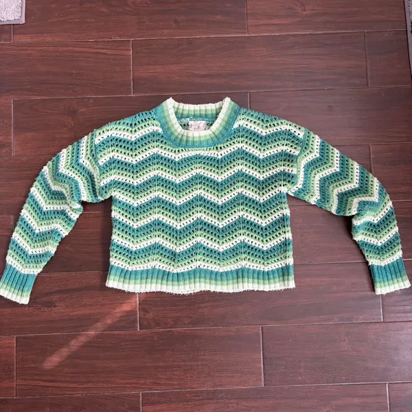 Hippie Rose Green Sweater - Image 7