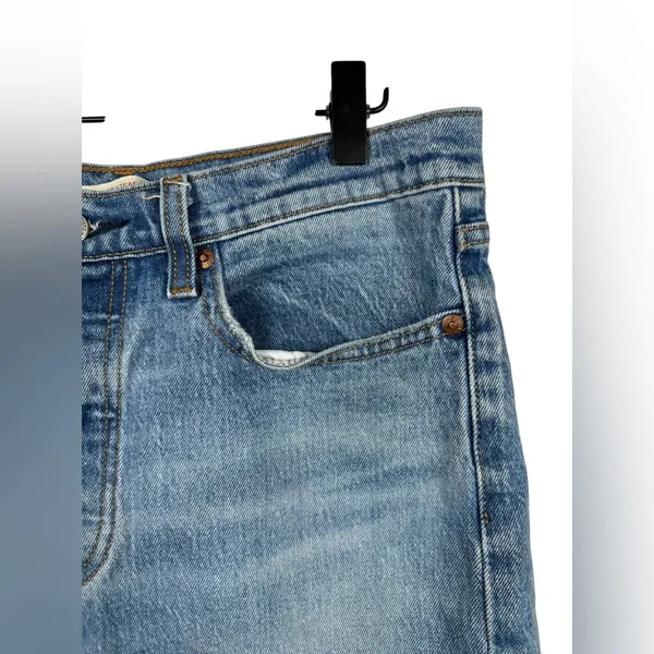 Levi’s Premium Wedgie Straight Jeans‎ Size 30 Distressed High Rise Medium Wash - Image 6