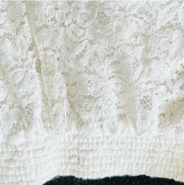 Hollister Cream Lace Shorts - Image 6