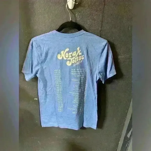 Women’s Norah Jones 2022 Tour Blue Short Sleeve Tshirt Size Small - Image 3