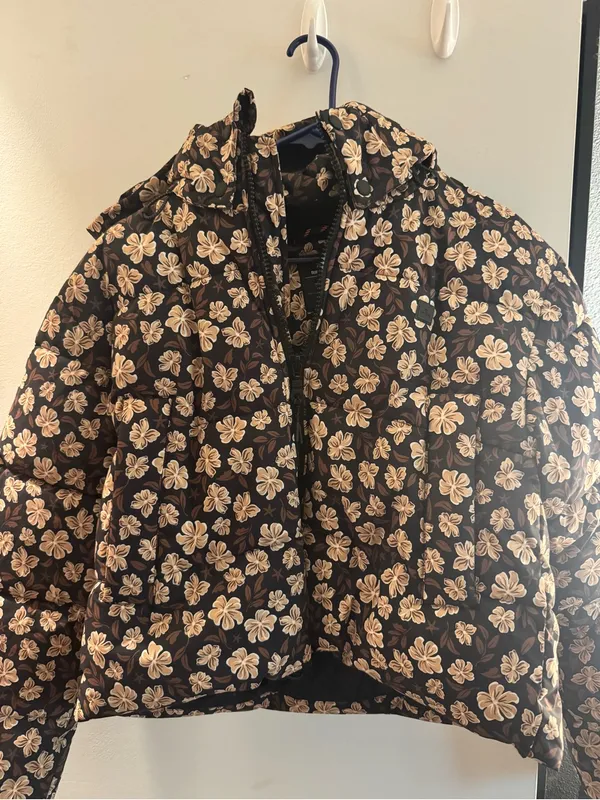 Rip Curl Black Puffer Jacket with Cream Floral Print - Image 2