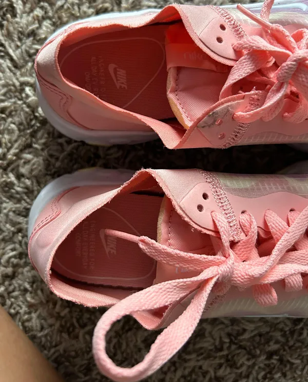 Nike renew shoes size 8 - Image 5