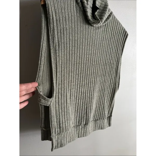 SHEIN Ribbed Turtleneck Side Slit Sweater Vest Size S - Image 4