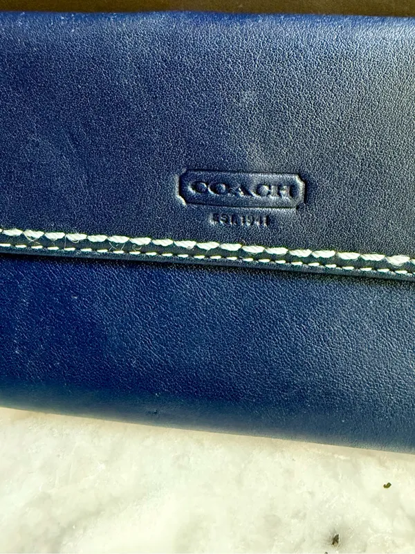 Vintage Coach Blue Leather Turnlock Checkbook Wallet Contrast Stitching - Image 8