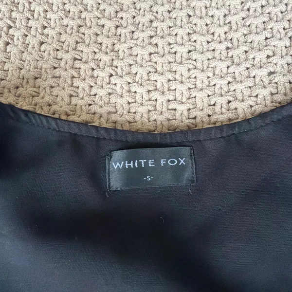 White Fox Boutique Black Zippered Crop Top - Image 3