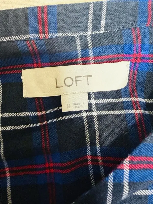 Ann Taylor Loft Plaid Tunic Blouse Women's Sz M V-Neck Black Blue Red - Image 13