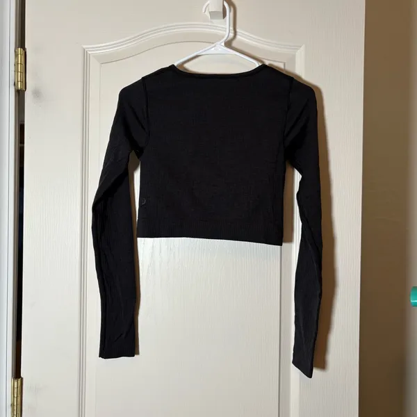 Lululemon Ebb To Street long-sleeve crop. SZ 6 Preloved. - Image 2