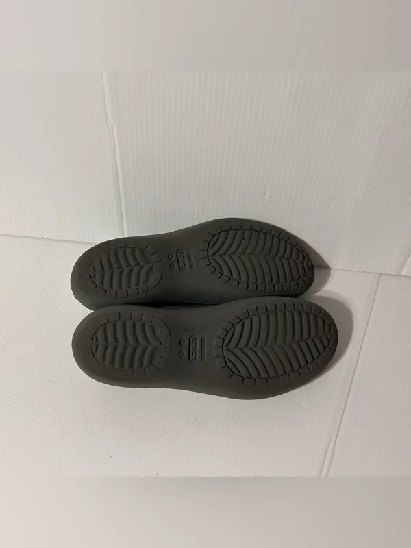 Crocs gray rubber slip on shoe women size 9 - Image 8