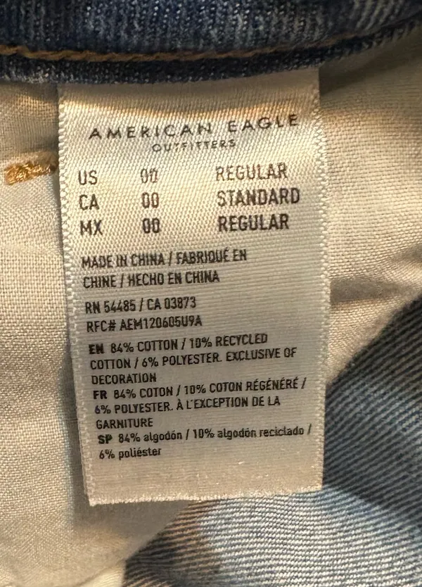 American Eagle Mom Jeans Ripped - Image 4