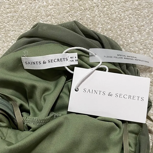 Elegant Asymmetrical Green Dress Saints & Secrets Size XS - Image 9