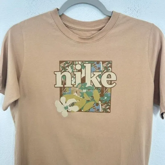 Nike Women's Size XL Brown Floral Graphic Tee Crewneck‎ Athleisure Sporty Casual - Image 5