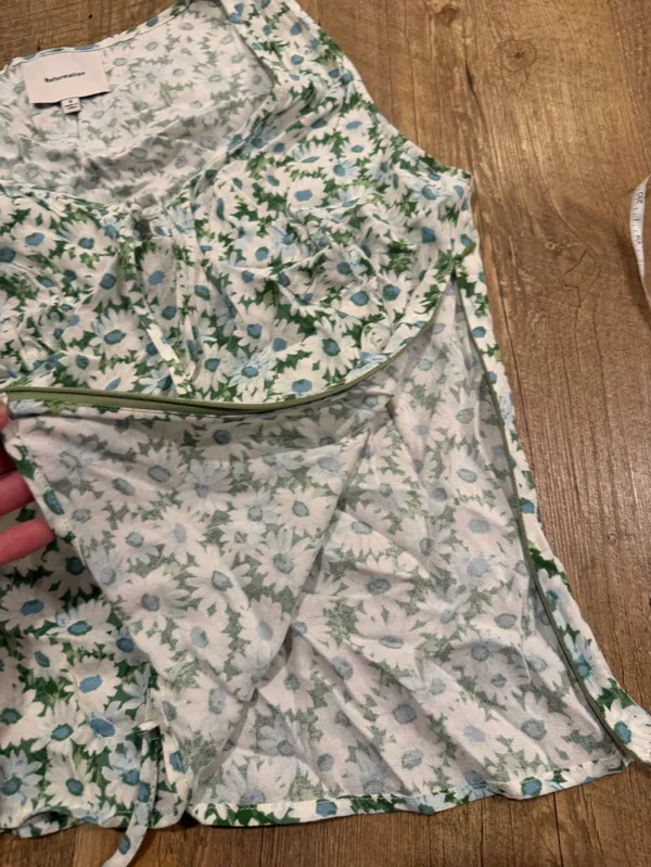 Reformation Green Floral Tie-Front V-Neck Miri Floral Daisy Tank 8 - Image 6