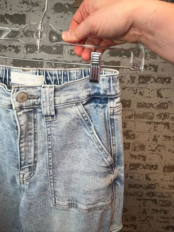 Vervet | women light wash cargo denim jeans 26 - Image 7