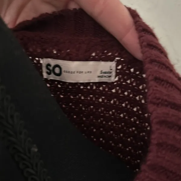 SO Red Crew Neck Sweater with Chunky Knit and Relaxed Fit - Image 2