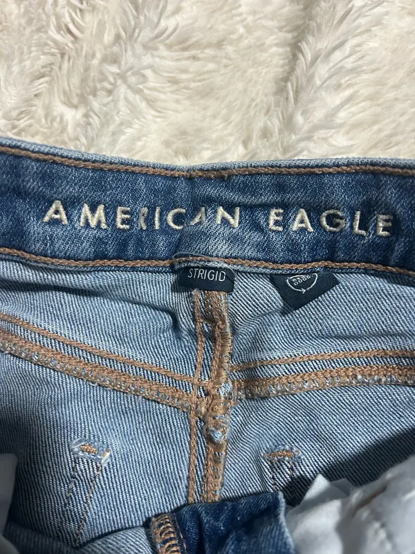 American Eagle High-Rise Wide-Leg Jeans - Image 2