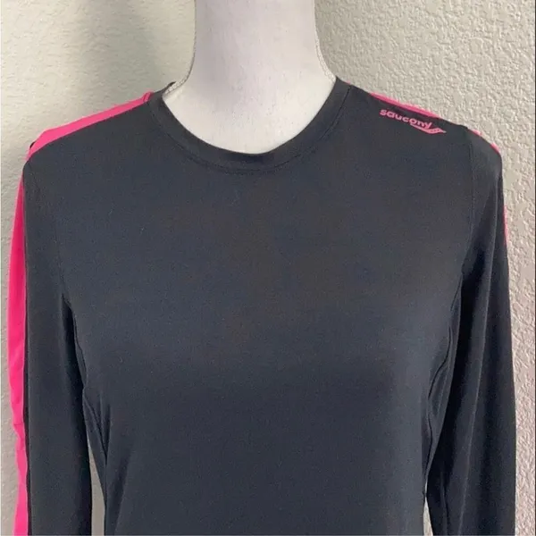 Saucony Long Sleeve Black Running Shirt Size Medium - Image 10