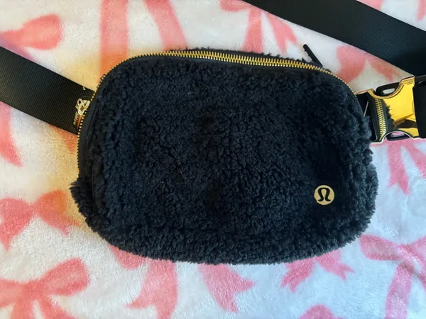 Lululemon Belt Bag - Image 2