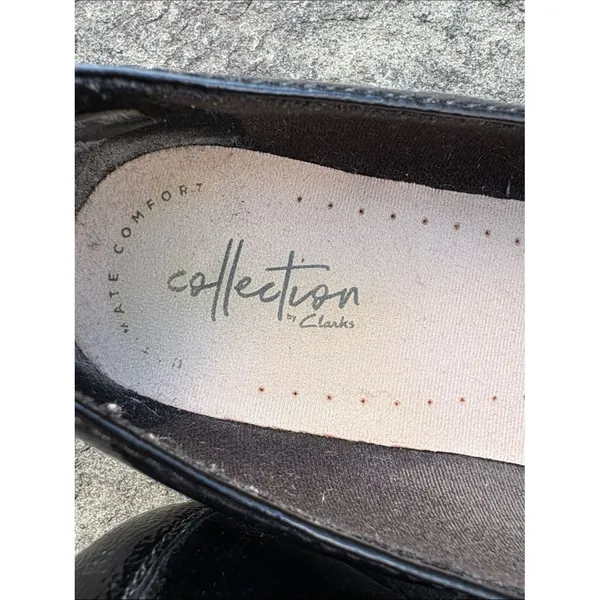 Clarks Women's Black Patent Leather Slip-On Loafers 6 Wide - Image 2