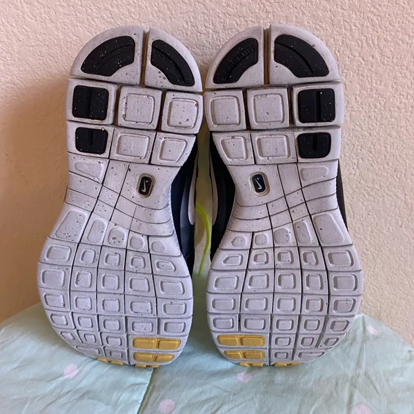 Nike Women’s Free 5.0 Running Sneakers 580591-004 size 6 - Image 11