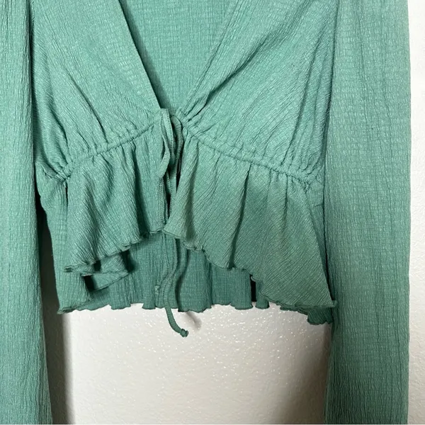Urban Outfitters Lucielle Ruffle‎ Tie Front Top Blouse Small - Image 4