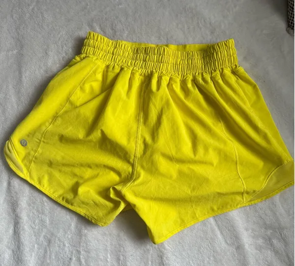 Lululemon Shorts Hotty Hot - Image 2