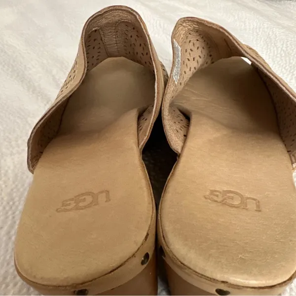 Women's Ugg Wooden Heel Tan Leather Peep Toe Laser Cut Clogs size 9 - Image 7