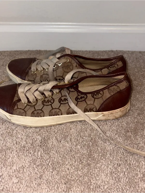 Women’s Michael Kors Brown & Tan Monogram Low-Top Sneakers Size: 6.5 - Image 3