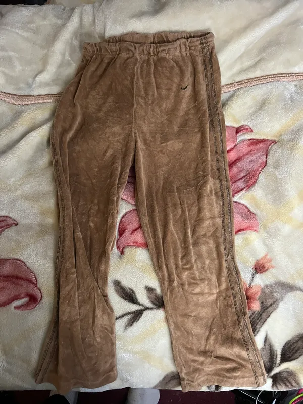 Nike tan fleece drawstring capris - Image 2