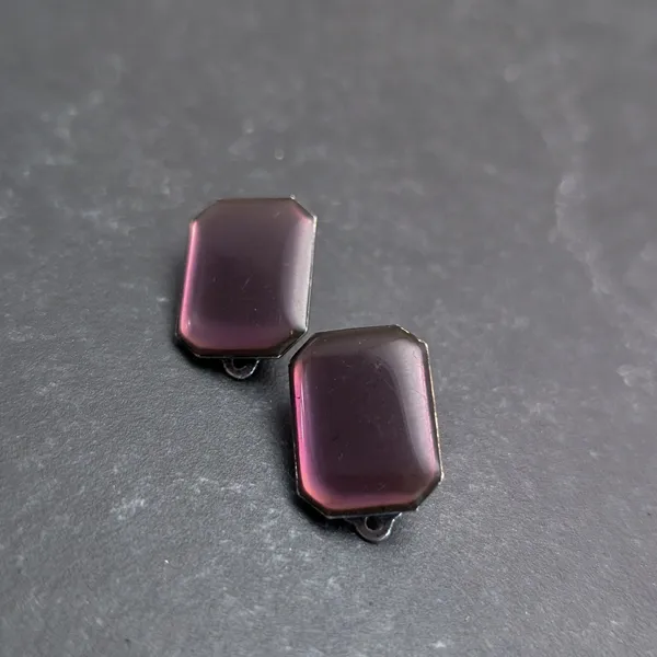 Vintage Clip On Earrings Dark Purple / Plum Tone Stylish Retro - Fair Condition - Image 4