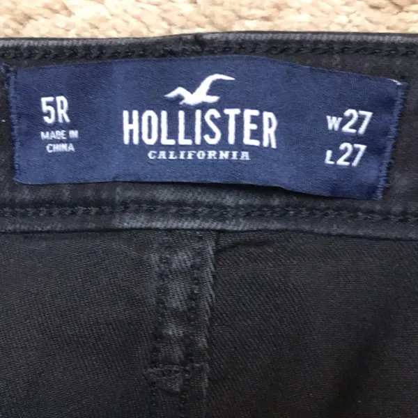 Hollister Women’s Black Denim Ultra High-Rise Mom Jean - Image 10