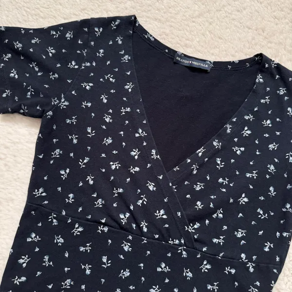 Brandy Melville blue floral crop top - Image 4