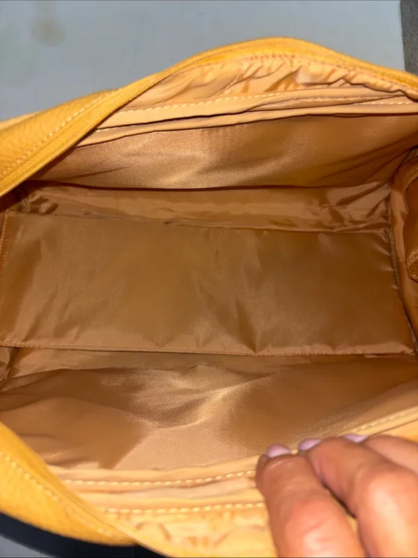 Estee Lauder Vintage Mustard Yellow Travel Bag Faux Leather..Overnight/Cosmetics - Image 8