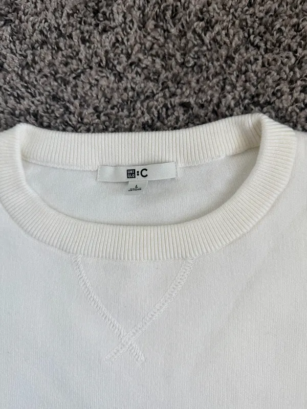 Uniqlo Sweater - Image 2