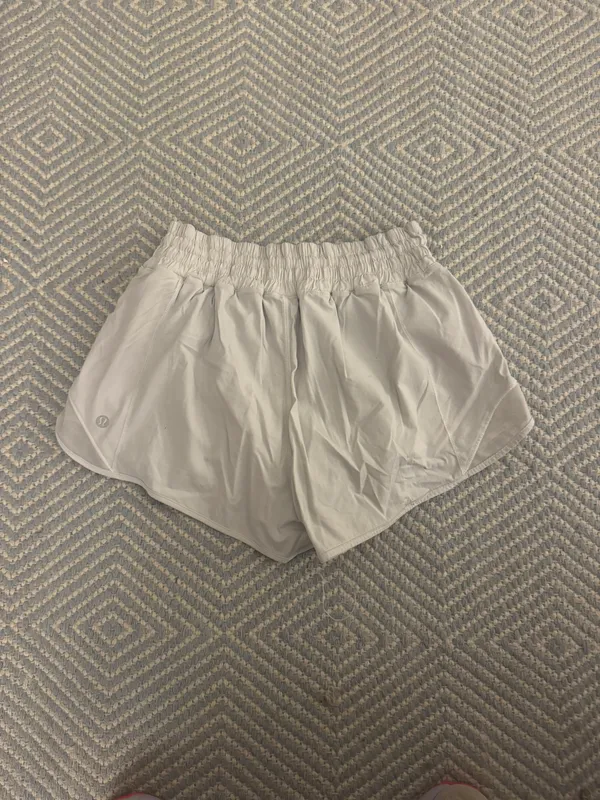 Lululemon Hotty Hot Shorts - Image 3