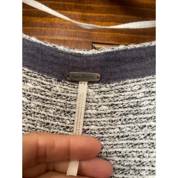 Free People Bright Lights V Neck sweater marked navy small - Image 3
