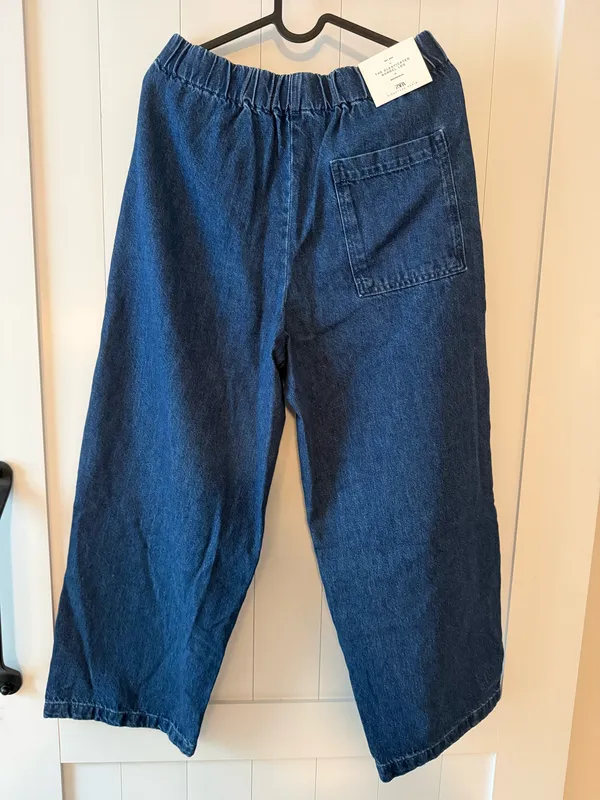 Classic Dark Wash High-Rise Relaxed Barrel Jeans - Image 3