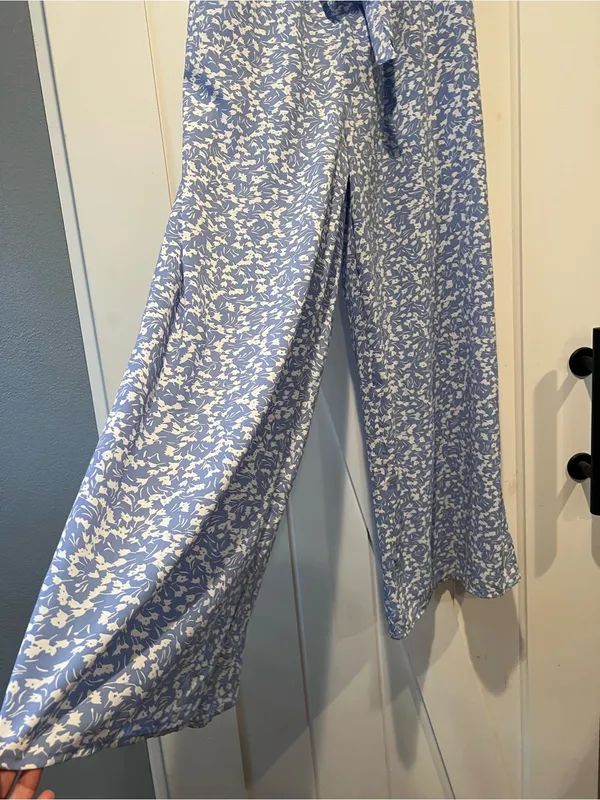 Entro Blue Floral Strapless Tie-Front wide leg Jumpsuit size M - Image 10
