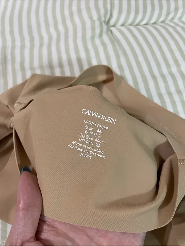 Calvin Klein Invisibles Lightly Lined V Neck Bralette Size XS Bare Nude Padded - Image 5
