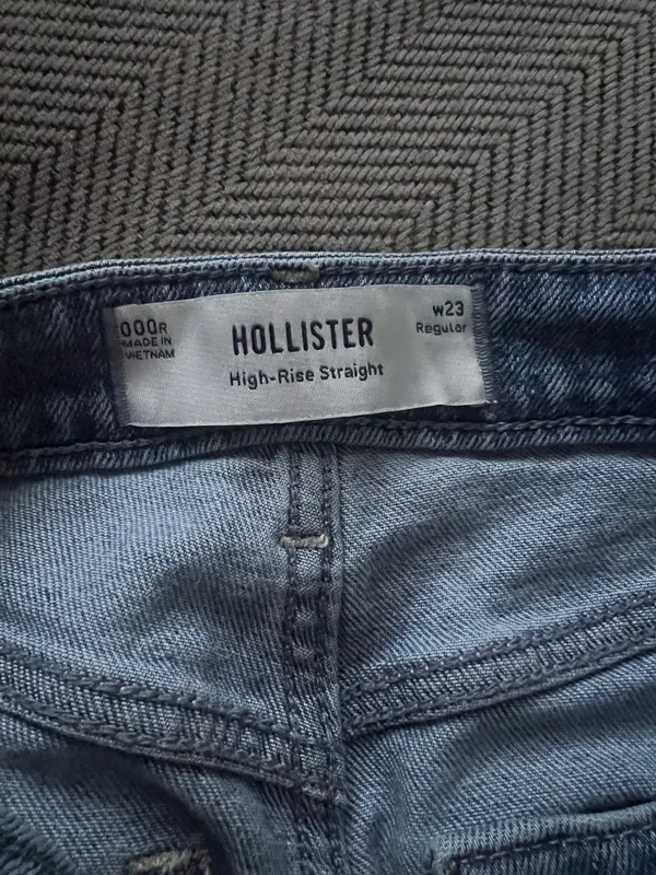 Hollister High Rise Straight Jeans, Size 000R/23 - Image 4