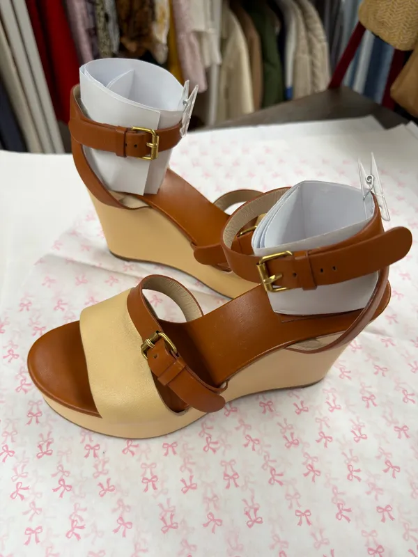 Chloé Wedge Leather Sandals - Image 2