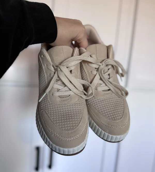 Steve Madden Sneakers - Image 2