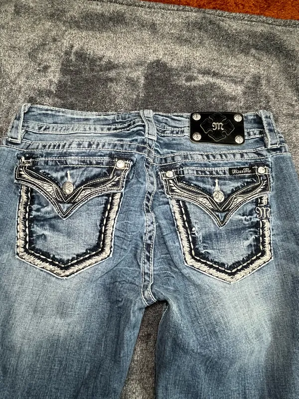 Miss Me Signature Bootcut Jeans Size 31 Embellished Pockets Distressed - Image 3