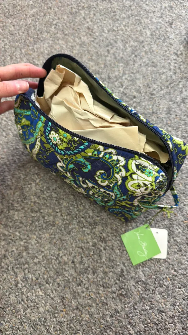 Vera Bradley Bag Makeup - Image 3