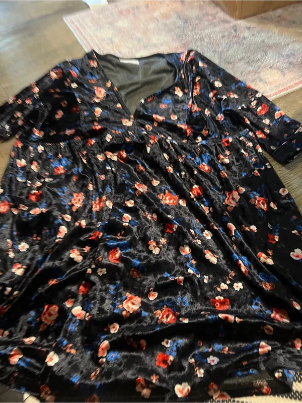 Natural Life Stella V-Neck Mini Black Velvet Vintage Floral Dress Boho Sz M - Image 9