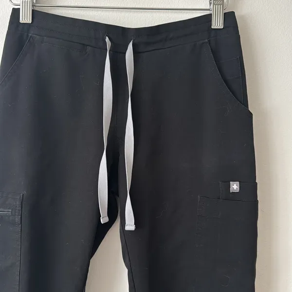 Figs XXS Livingston Straight Leg Scrub Pants in Black - Image 3
