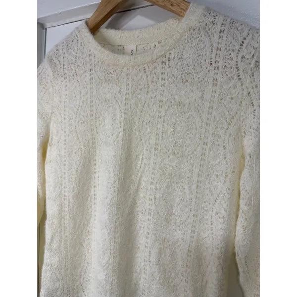 Commense Cream Lace Knit Long Sleeve Crew Neck Fuzzy Top NWOT - Image 3