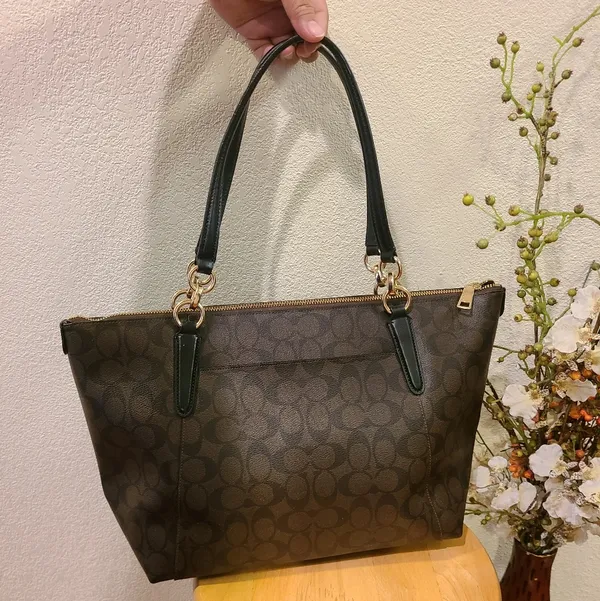 BNWT Coach Signature Ava Tote Brown 🎀 - Image 5