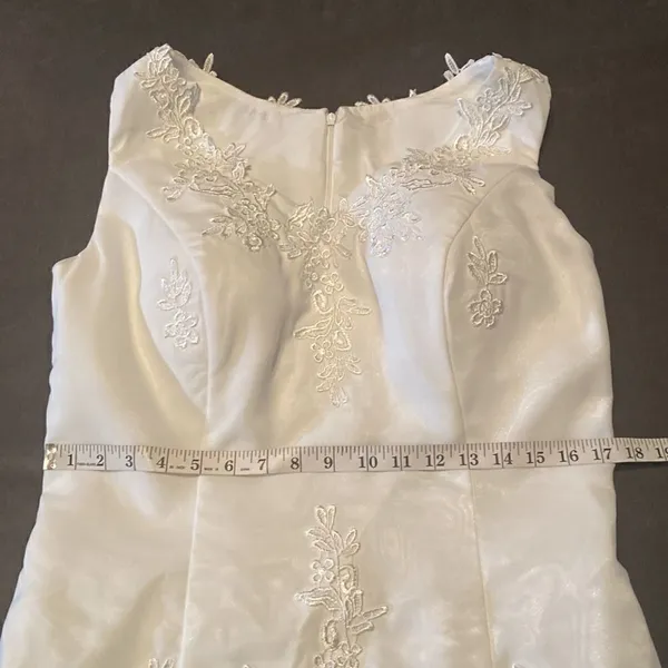 Women’s White Chiffon Formal Dress Floral Lace Detail & Matching Jacket Size 14 - Image 11