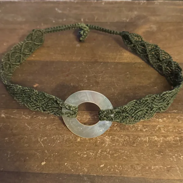 Green macrame mother of pearl choker necklace - Image 2